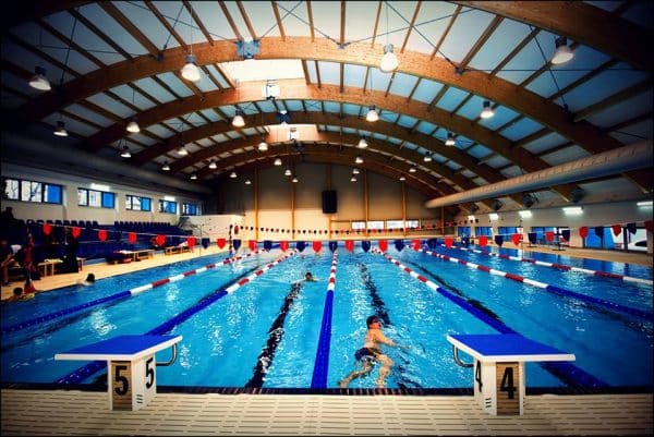 Reducere pentru cursuri de inot la Bazinul Olimpia